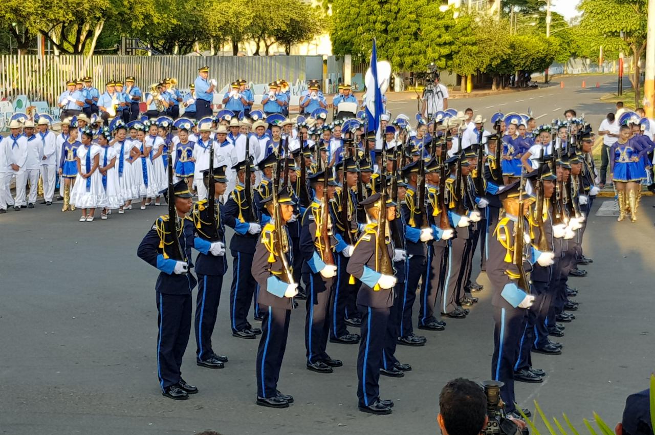 DESFILE1